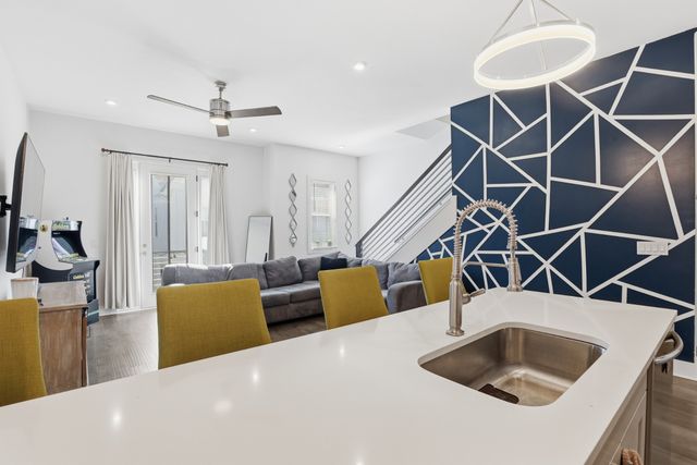 700 James Ave Apt 15, Nashville, TN 37209