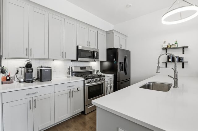 700 James Ave Apt 15, Nashville, TN 37209