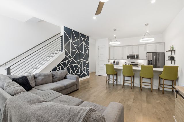 700 James Ave Apt 15, Nashville, TN 37209