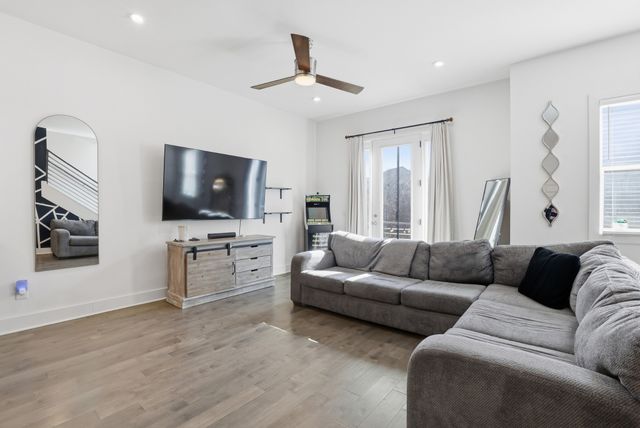 700 James Ave Apt 15, Nashville, TN 37209