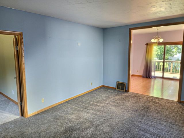 806 W 8TH AVENUE, Oshkosh, WI 54902