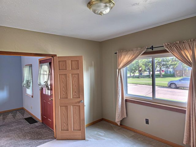 806 W 8TH AVENUE, Oshkosh, WI 54902