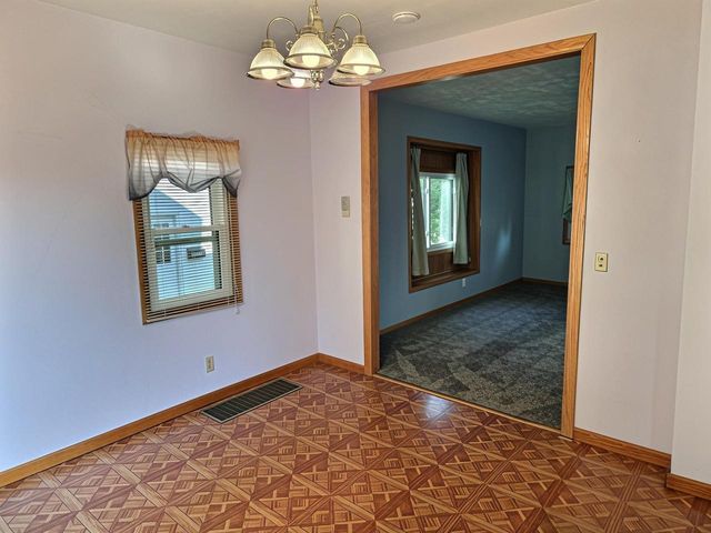 806 W 8TH AVENUE, Oshkosh, WI 54902