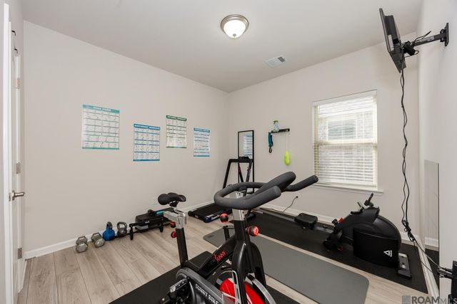 7520 Scarlet Oak Dr, Gonzales, LA 70737