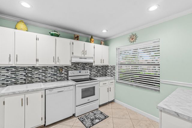 9285 Vista Del Lago D, Boca Raton, FL 33428