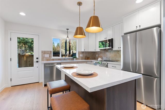 1709 NE 117th Street, Seattle, WA 98125