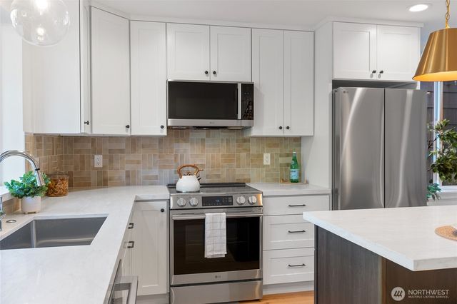 1709 NE 117th Street, Seattle, WA 98125