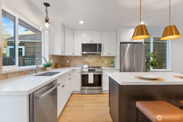 1709 NE 117th Street, Seattle, WA 98125