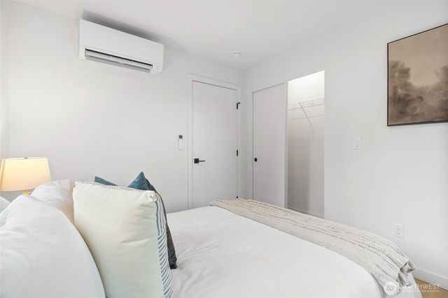 1709 NE 117th Street, Seattle, WA 98125