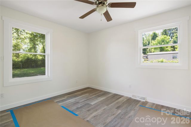 287 Duncan Road, Flat Rock, NC 28731