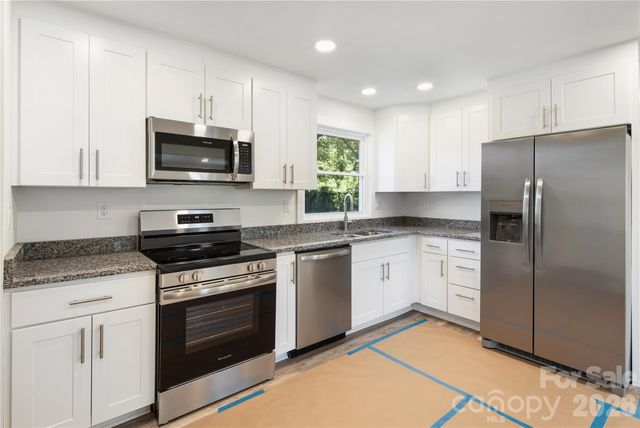287 Duncan Road, Flat Rock, NC 28731