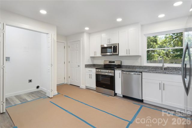 287 Duncan Road, Flat Rock, NC 28731