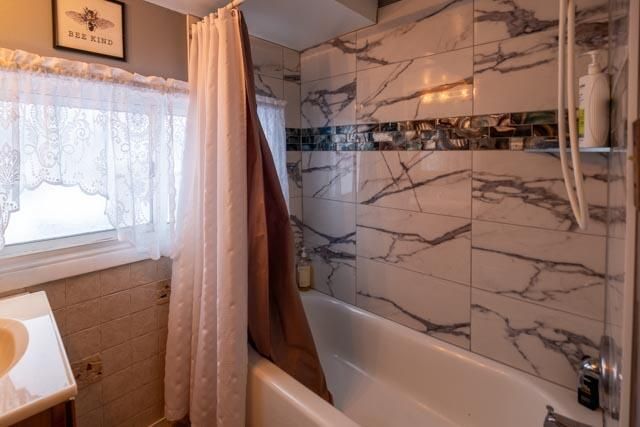 1220 S 65th STREET, West Allis, WI 53214