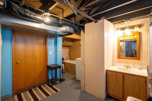 1220 S 65th STREET, West Allis, WI 53214