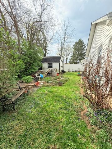 143 E 8th Street, Paris, KY 40361