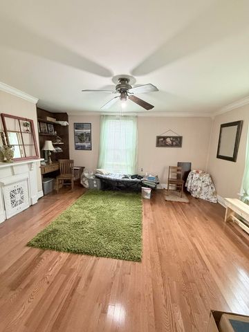 143 E 8th Street, Paris, KY 40361