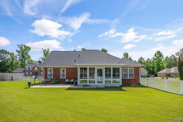 229 Chestnut Oak Circle, Owens Cross Roads, AL 35763