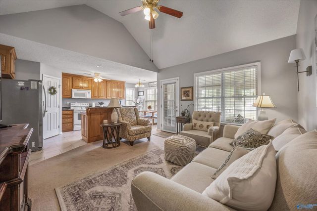 229 Chestnut Oak Circle, Owens Cross Roads, AL 35763