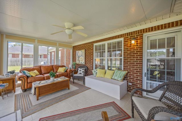 229 Chestnut Oak Circle, Owens Cross Roads, AL 35763