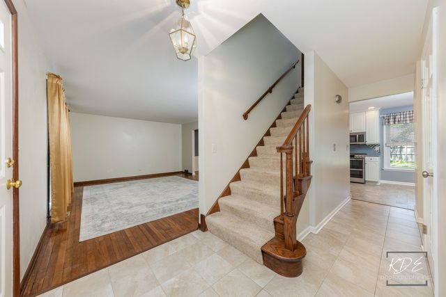705 Timber Trail Drive, Naperville, IL 60565