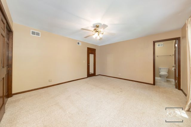 705 Timber Trail Drive, Naperville, IL 60565