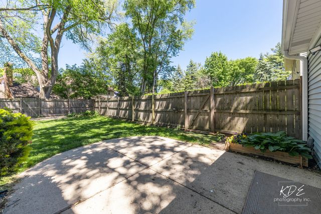 705 Timber Trail Drive, Naperville, IL 60565