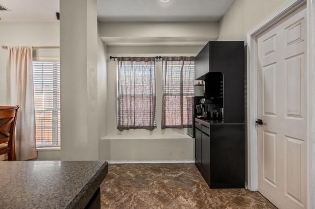 7604 Copperfield Drive NE, Albuquerque, NM 87109