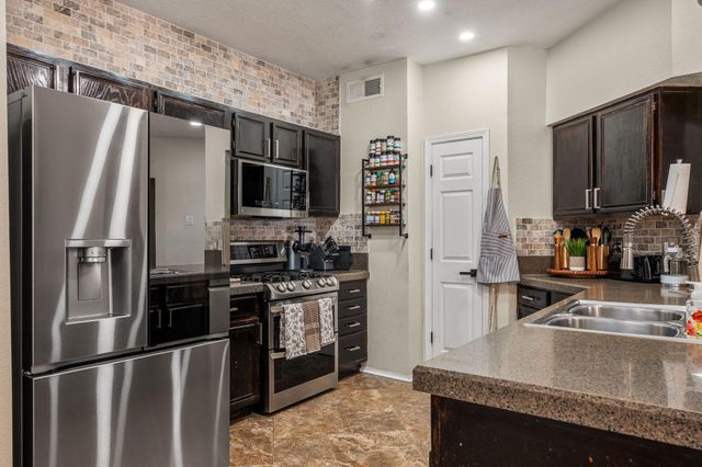 7604 Copperfield Drive NE, Albuquerque, NM 87109