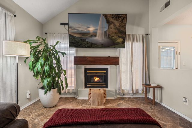 7604 Copperfield Drive NE, Albuquerque, NM 87109