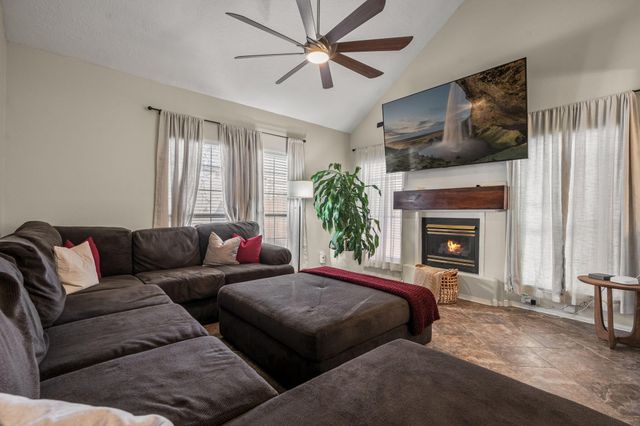 7604 Copperfield Drive NE, Albuquerque, NM 87109