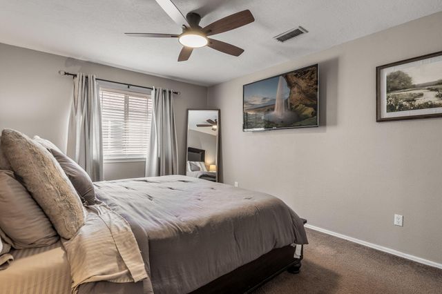 7604 Copperfield Drive NE, Albuquerque, NM 87109