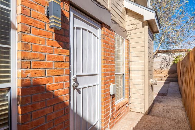 7604 Copperfield Drive NE, Albuquerque, NM 87109