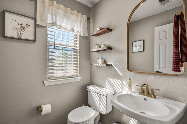 7604 Copperfield Drive NE, Albuquerque, NM 87109