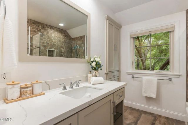 3788 Chevy Chase Drive, La Canada Flintridge, CA 91011