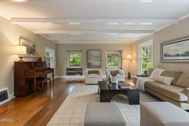 3788 Chevy Chase Drive, La Canada Flintridge, CA 91011