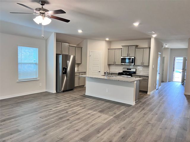 9713 Tinsley Street, Aubrey, TX 76227