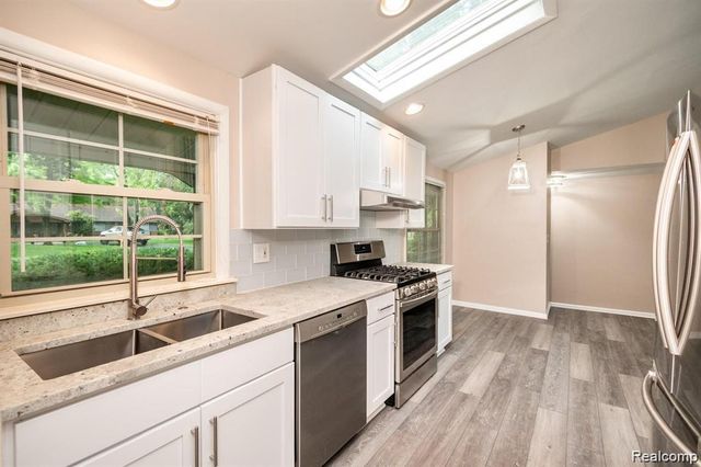 1239 Ashover Drive, Bloomfield Hills, MI 48304