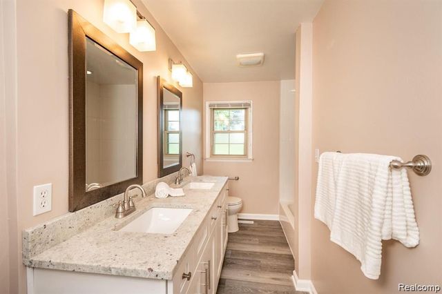 1239 Ashover Drive, Bloomfield Hills, MI 48304