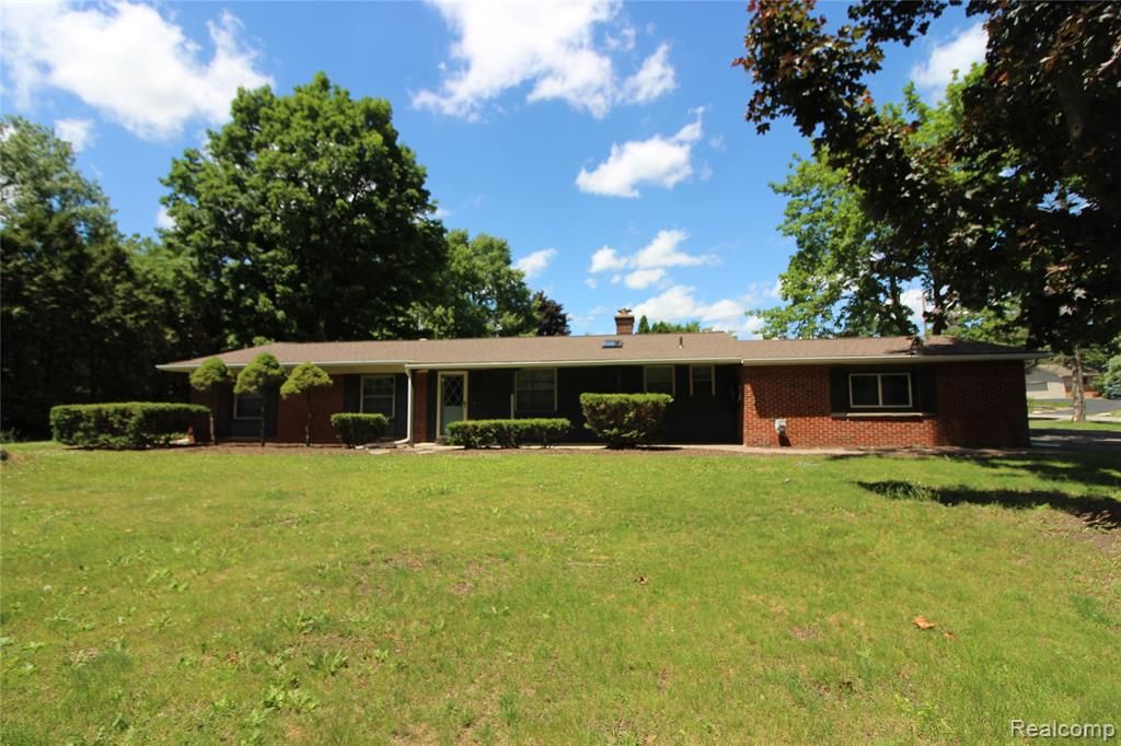 1239 Ashover Drive, Bloomfield Hills, MI 48304