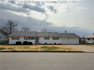 806 Cherry Street, Ravenswood, WV 26164