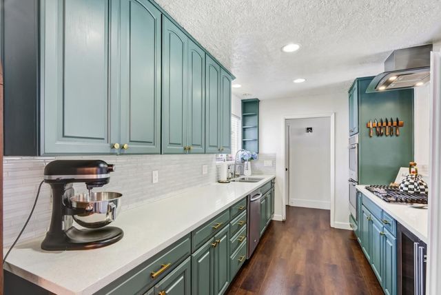 4551 Dartmouth Dr, Sacramento, CA 95841