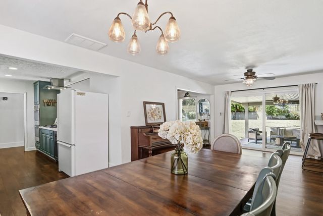 4551 Dartmouth Dr, Sacramento, CA 95841