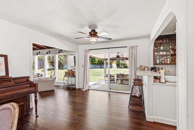 4551 Dartmouth Dr, Sacramento, CA 95841