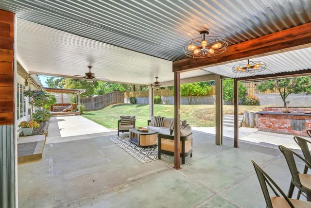 4551 Dartmouth Dr, Sacramento, CA 95841