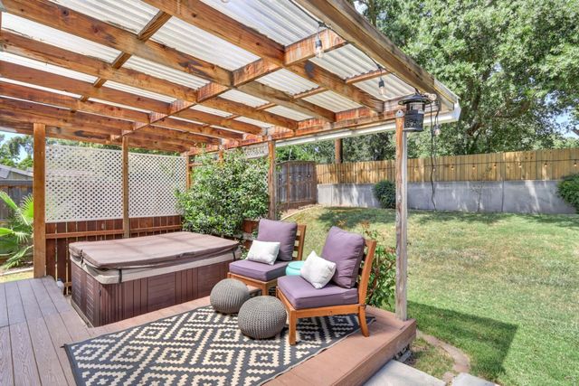 4551 Dartmouth Dr, Sacramento, CA 95841