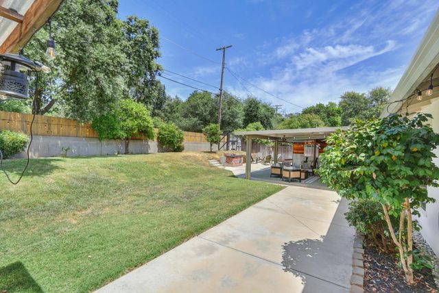 4551 Dartmouth Dr, Sacramento, CA 95841