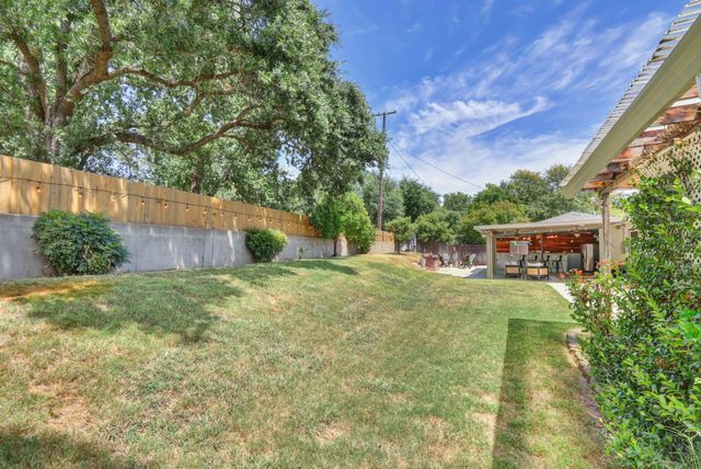 4551 Dartmouth Dr, Sacramento, CA 95841
