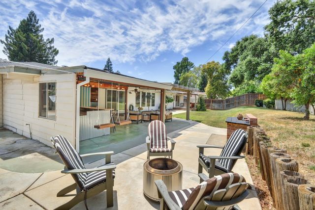 4551 Dartmouth Dr, Sacramento, CA 95841