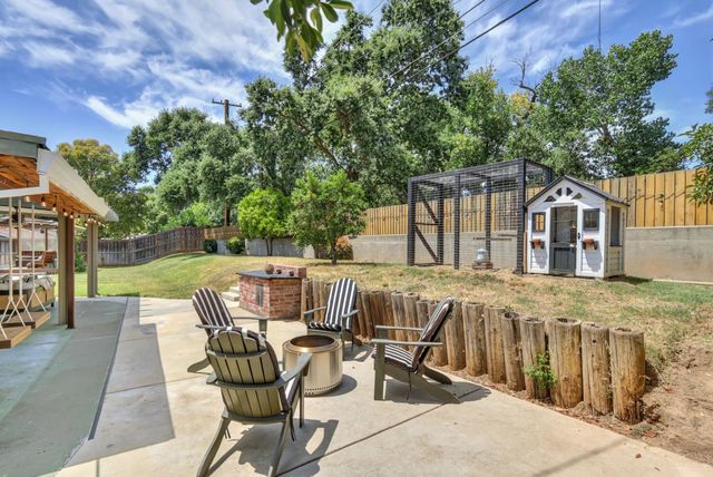 4551 Dartmouth Dr, Sacramento, CA 95841
