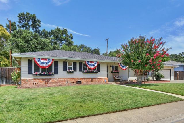 4551 Dartmouth Dr, Sacramento, CA 95841